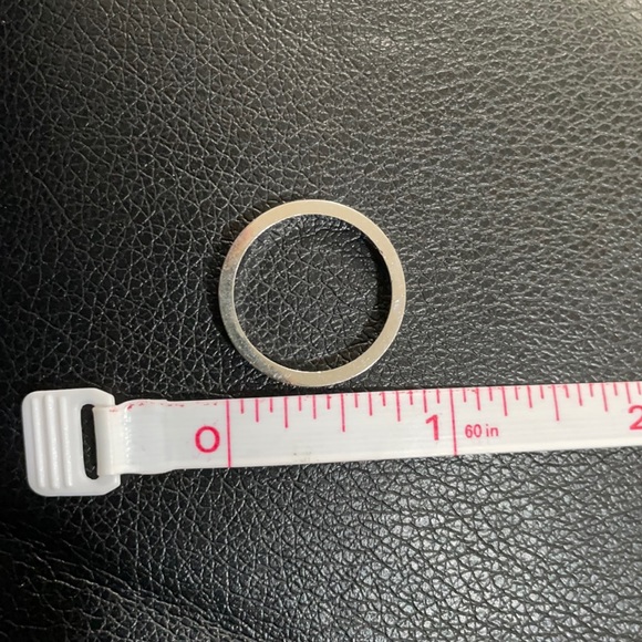 Sterling .925 Ring w/ white gemstones Size 7 Sterling Silver Fine Jewelry Size 7 - Picture 3 of 6